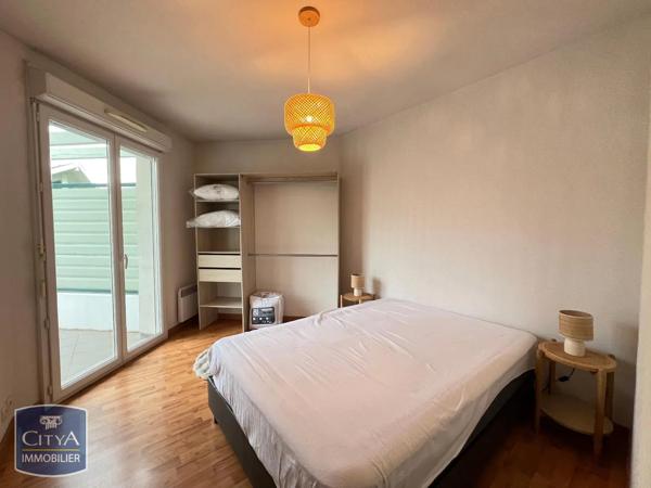 Appartement à louer 2 pièces 46.93m² Lons (64140)