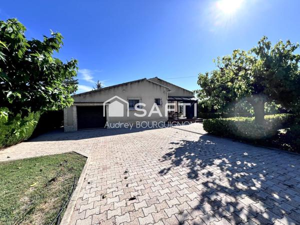 Maison à rénover avec grand terrain et piscine