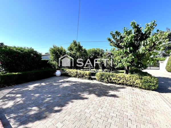 Maison à rénover avec grand terrain et piscine