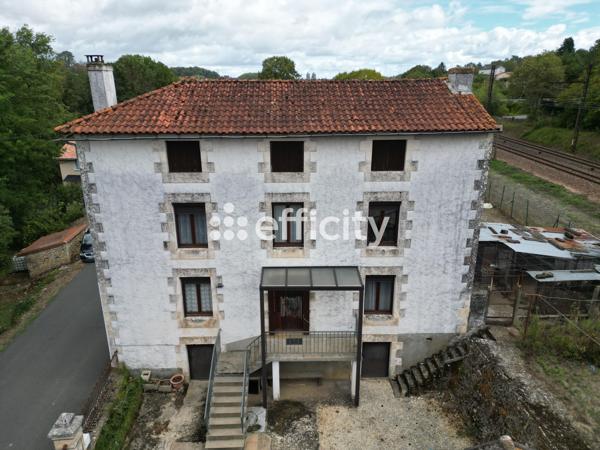 Maison
         5 pièces
        - 135 m² 134 500 € *