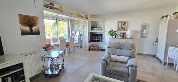 Dpt Var (83), à vendre TOULON SERINETTE appartement T4 + grand rez de jardin.