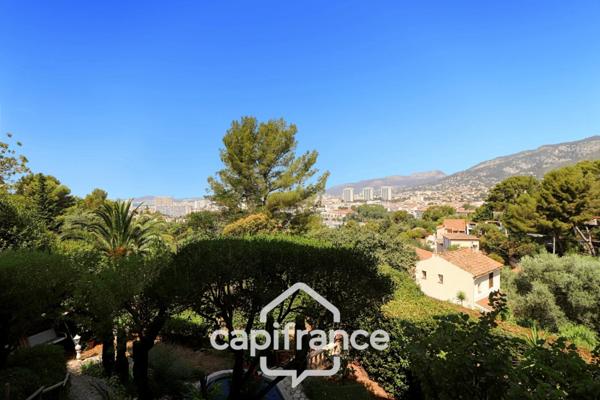Dpt Var (83), à vendre TOULON SERINETTE appartement T4 + grand rez de jardin.