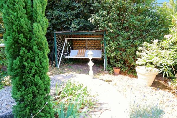 Dpt Var (83), à vendre TOULON SERINETTE appartement T4 + grand rez de jardin.