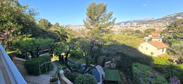 Dpt Var (83), à vendre TOULON SERINETTE appartement T4 + grand rez de jardin.