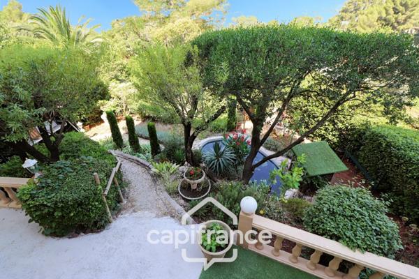 Dpt Var (83), à vendre TOULON SERINETTE appartement T4 + grand rez de jardin.