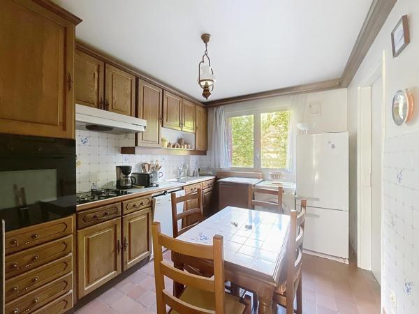 CENTRE-VILLE, UN APPARTEMENT DE 3 PIÈCES D'ENVIRON 67 M²,AVEC UN GRAND BALCON PLEIN SUD!