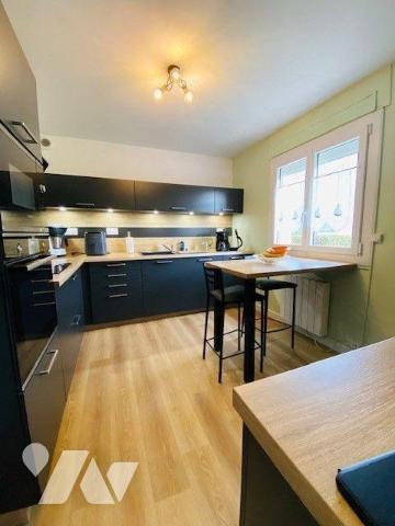 Maison à Vendre à Perros-Guirec (22700) en Côtes-d'Armor (22) de 114 m² habitables sur un terra...