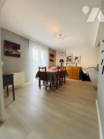 Maison à Vendre à Perros-Guirec (22700) en Côtes-d'Armor (22) de 114 m² habitables sur un terra...