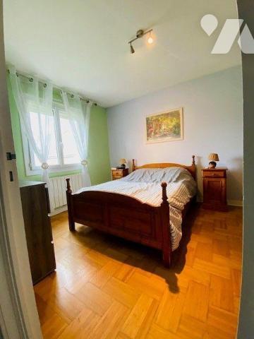 Maison à Vendre à Perros-Guirec (22700) en Côtes-d'Armor (22) de 114 m² habitables sur un terra...