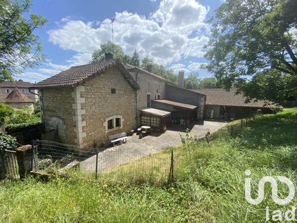 Maison à vendre 9 pièces 265 m² Javerlhac-et-la-Chapelle-Saint-Robert