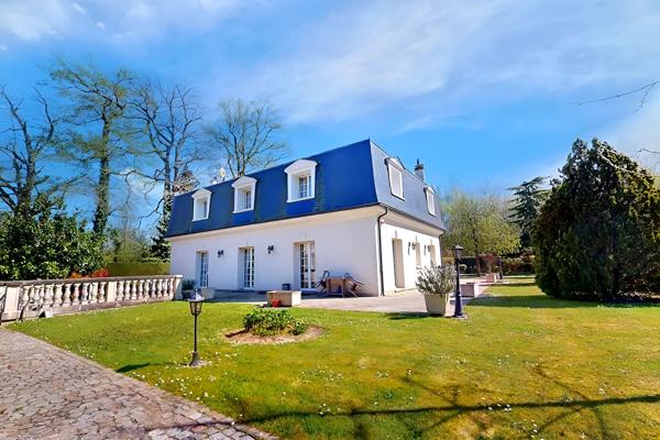 Demeure de prestige - 240m² - 2624m² de terrain