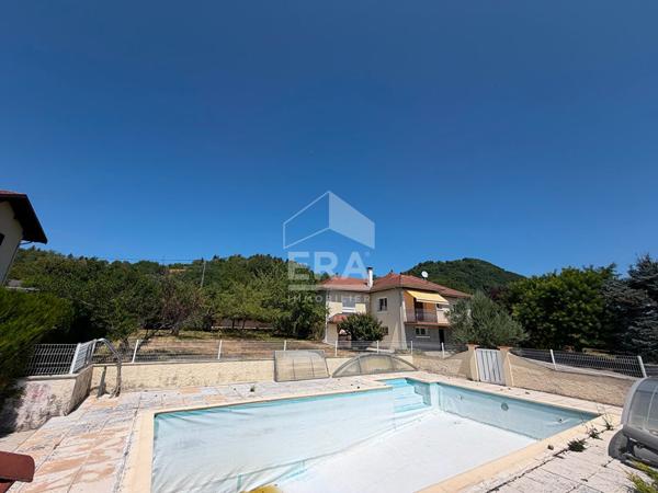 Maison Chirens 5 pièces de 153 m²