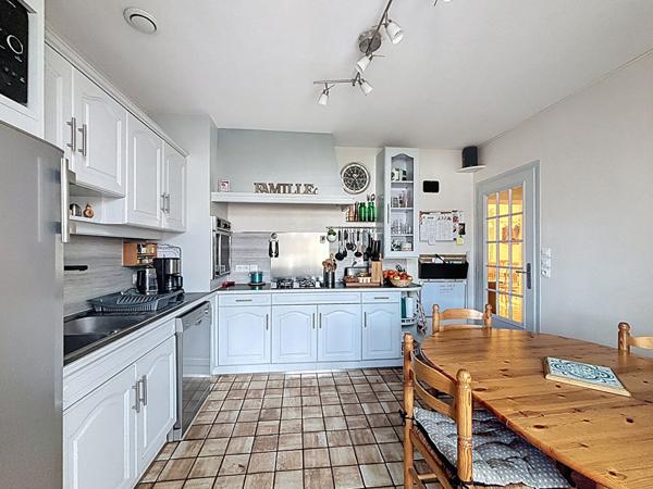 Maison 5 pièces, secteur BOURNY - 3 chambres, garage