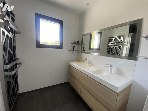 Maison d'architecte avec piscine 