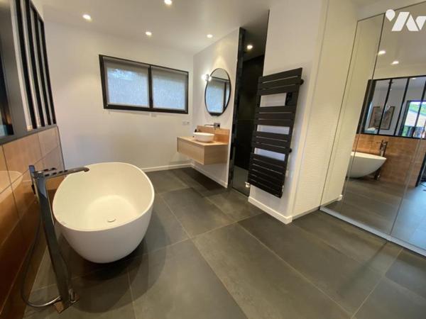 Maison d'architecte avec piscine 