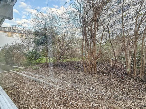 Paris 15e (75015) Local Commercial / bureaux situés au 195 rue de Lourmel