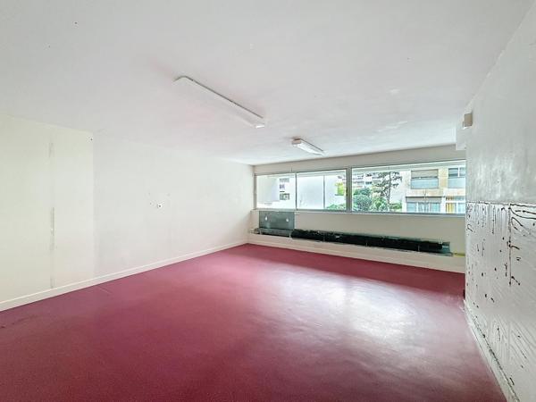 Paris 15e (75015) Local Commercial / bureaux situés au 195 rue de Lourmel