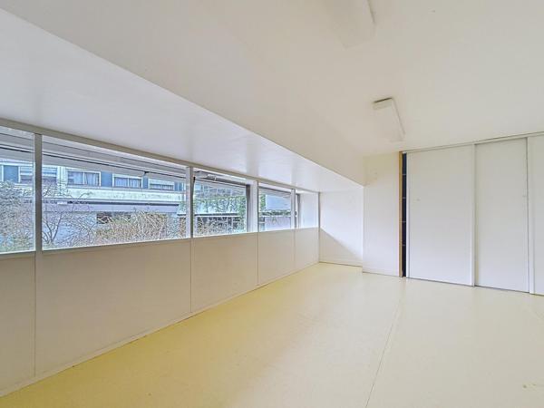 Paris 15e (75015) Local Commercial / bureaux situés au 195 rue de Lourmel