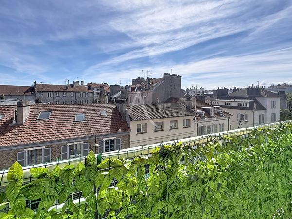 Verdun appartement 5 pièces,,2 balcons, garage et cave