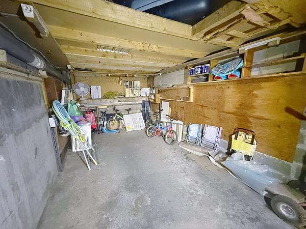 Verdun appartement 5 pièces,,2 balcons, garage et cave