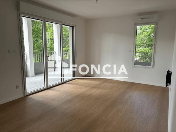 Location Appartement 2 pièces 48.07 m² - 11 AVENUE CHANOINE CARLOTTI Tours 37200