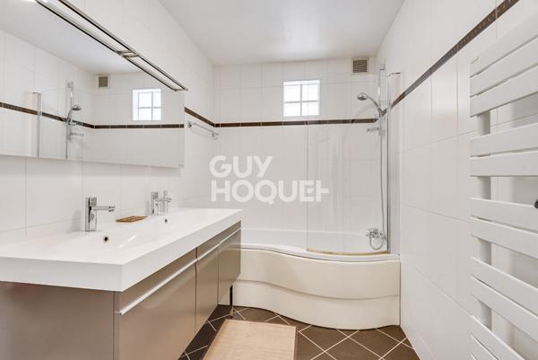 Immeuble Rue de Paris : Pleine Propriété et Potentiel Mixte