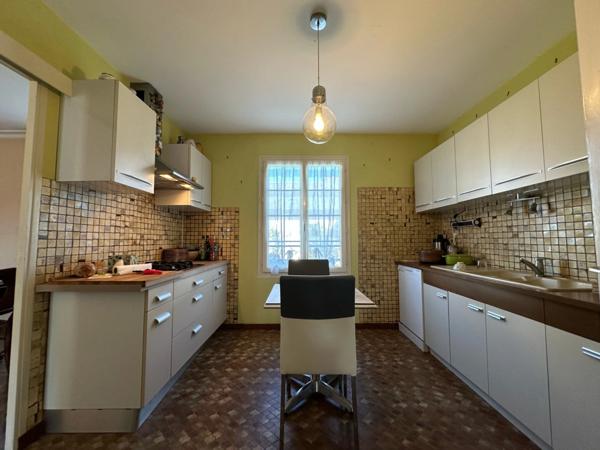 6' SAUMUR, CHACÉ - Maison de 95m² habitables sur sous-sol total 4 chambres, jardin clos