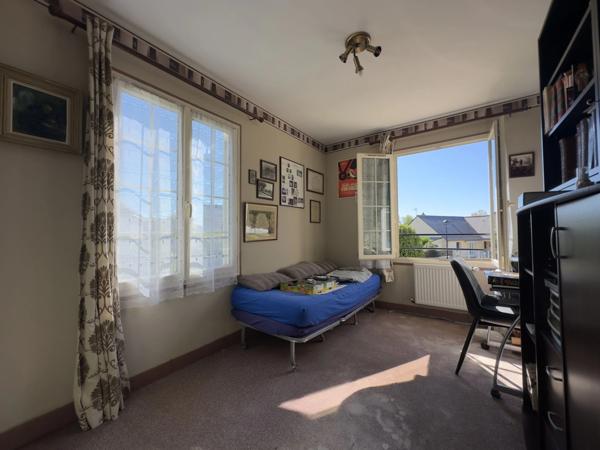 6' SAUMUR, CHACÉ - Maison de 95m² habitables sur sous-sol total 4 chambres, jardin clos