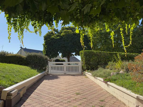 6' SAUMUR, CHACÉ - Maison de 95m² habitables sur sous-sol total 4 chambres, jardin clos