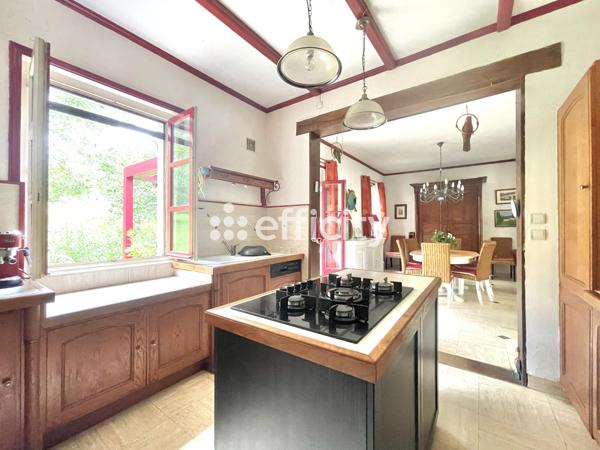Maison
         10 pièces
        - 400 m² Bien prestige 520 000 € *