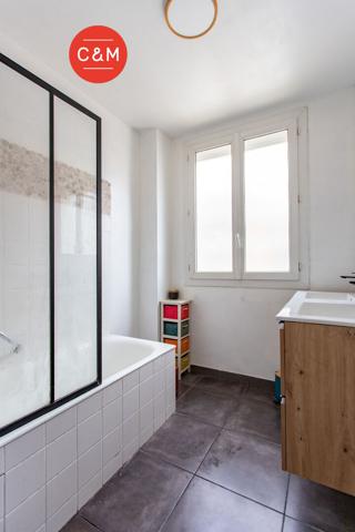 44400 REZE REZE BALINIERE - Maison divisée en trois logements