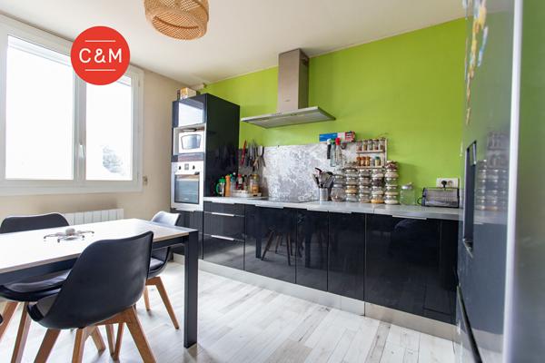 44400 REZE REZE BALINIERE - Maison divisée en trois logements