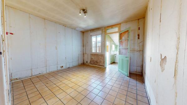 Maison de 53 m2 avec jardin et garage.