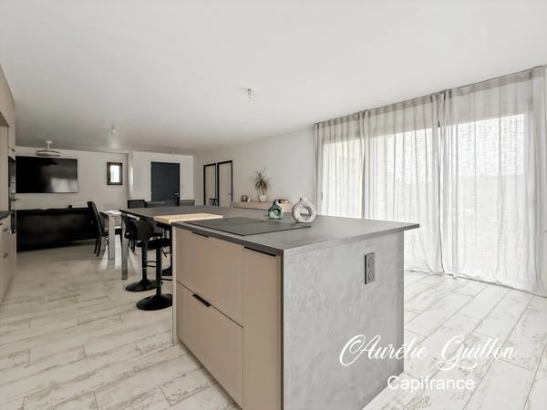 Maison contemporaine 105 m² – Plain-pied – 3 chambres – Garage – Loyat (bourg)