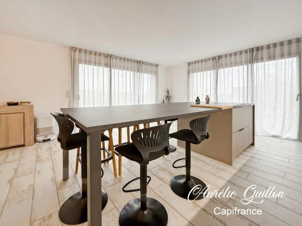 Maison contemporaine 105 m² – Plain-pied – 3 chambres – Garage – Loyat (bourg)