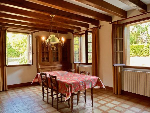 Grande maison lotoise 6 chambres avec pigeonnier, proche de Gourdon