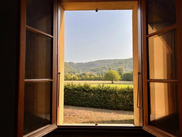 Grande maison lotoise 6 chambres avec pigeonnier, proche de Gourdon