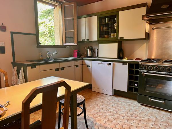Grande maison lotoise 6 chambres avec pigeonnier, proche de Gourdon