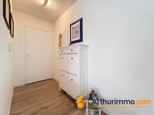 Location                                                      Appartement
                        
                     4 pièces                      84 m2                     à Nanterre