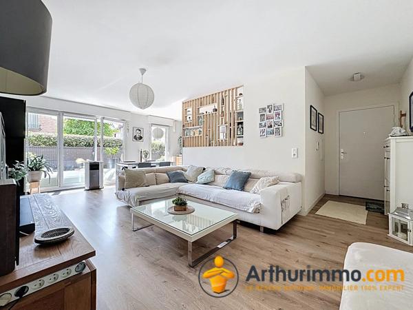 Location                                                      Appartement
                        
                     4 pièces                      84 m2                     à Nanterre