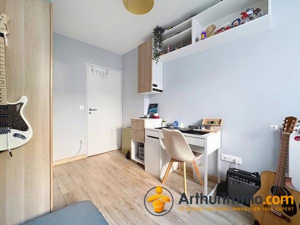 Location                                                      Appartement
                        
                     4 pièces                      84 m2                     à Nanterre