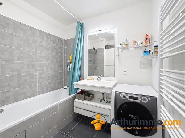 Location                                                      Appartement
                        
                     4 pièces                      84 m2                     à Nanterre