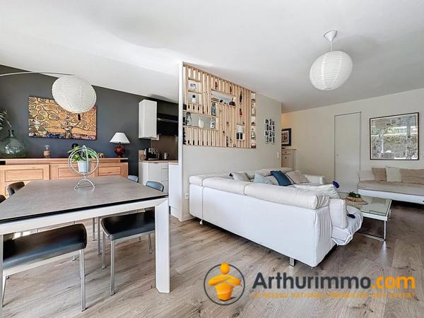 Location                                                      Appartement
                        
                     4 pièces                      84 m2                     à Nanterre