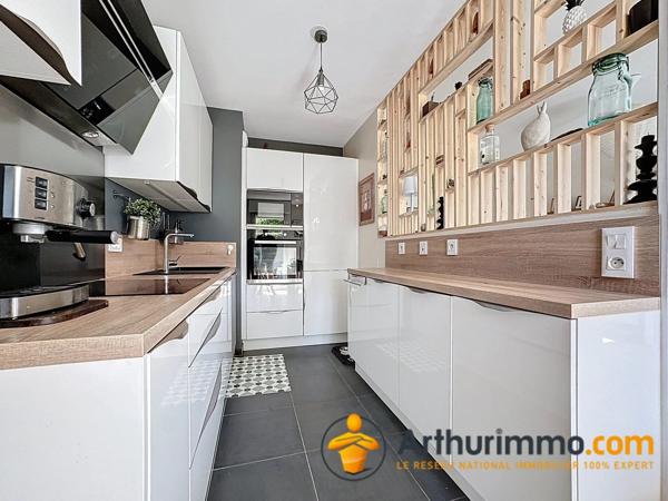 Location                                                      Appartement
                        
                     4 pièces                      84 m2                     à Nanterre