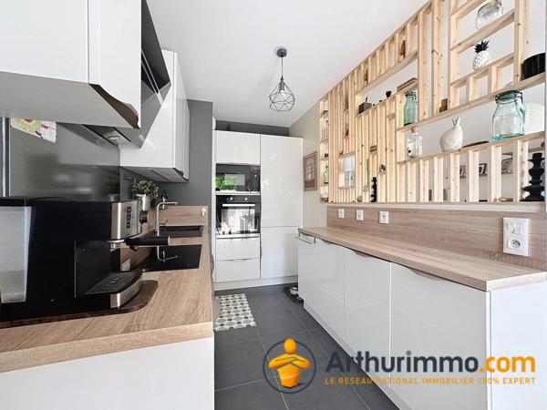 Location                                                      Appartement
                        
                     4 pièces                      84 m2                     à Nanterre