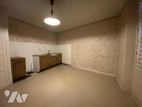 Secteur Saint-Michel - Idéalement située dans une petite rue résidentielle du centre-ville, cet...