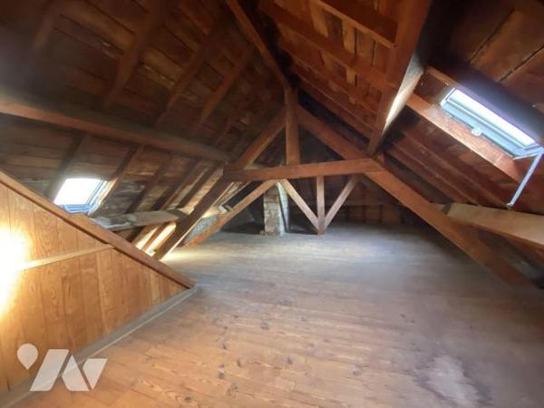 Secteur Saint-Michel - Idéalement située dans une petite rue résidentielle du centre-ville, cet...