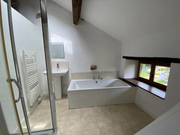 Maison de village rénovée avec fort potentiel d’investissement.