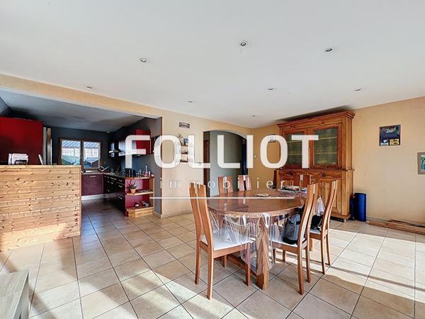 Maison spacieuse à vendre à Avranches - 5 chambres, jardin de 900 m² !