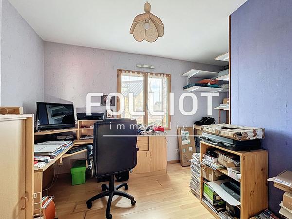 Maison spacieuse à vendre à Avranches - 5 chambres, jardin de 900 m² !